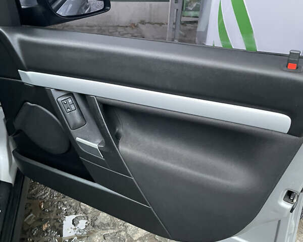 Сірий Опель Вектра, об'ємом двигуна 2.2 л та пробігом 400 тис. км за 4200 $, фото 10 на Automoto.ua