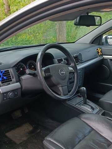 Серый Опель Вектра, объемом двигателя 2.2 л и пробегом 268 тыс. км за 5000 $, фото 11 на Automoto.ua
