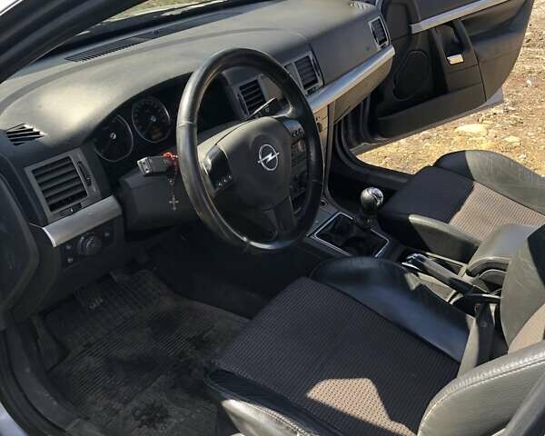 Серый Опель Вектра, объемом двигателя 1.91 л и пробегом 385 тыс. км за 3600 $, фото 16 на Automoto.ua