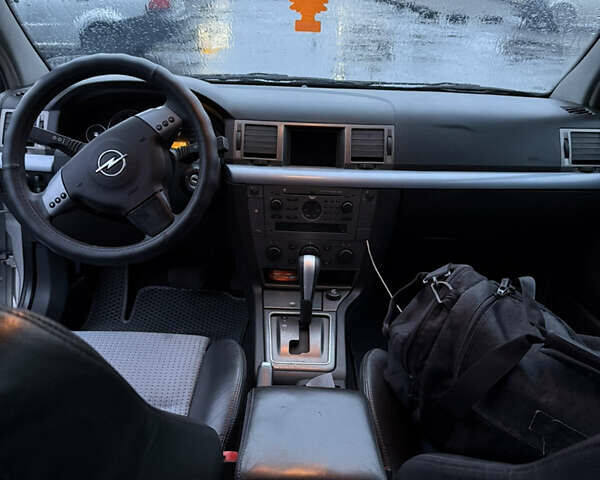 Серый Опель Вектра, объемом двигателя 2.17 л и пробегом 226 тыс. км за 5000 $, фото 9 на Automoto.ua