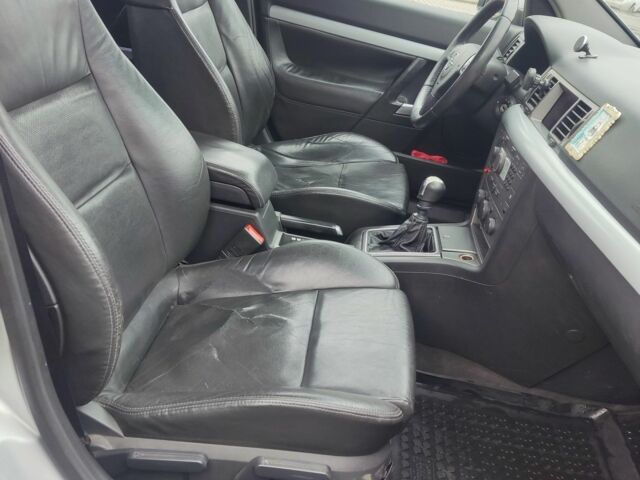 Серый Опель Вектра, объемом двигателя 1.9 л и пробегом 376 тыс. км за 4400 $, фото 4 на Automoto.ua