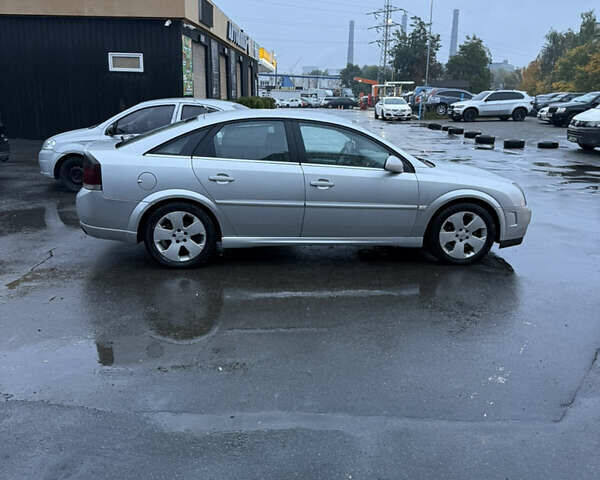 Серый Опель Вектра, объемом двигателя 2.17 л и пробегом 226 тыс. км за 5000 $, фото 3 на Automoto.ua