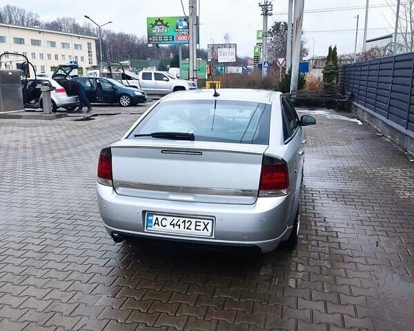 Серый Опель Вектра, объемом двигателя 1.9 л и пробегом 376 тыс. км за 4500 $, фото 1 на Automoto.ua