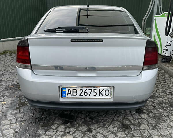 Сірий Опель Вектра, об'ємом двигуна 2.2 л та пробігом 400 тис. км за 4200 $, фото 2 на Automoto.ua