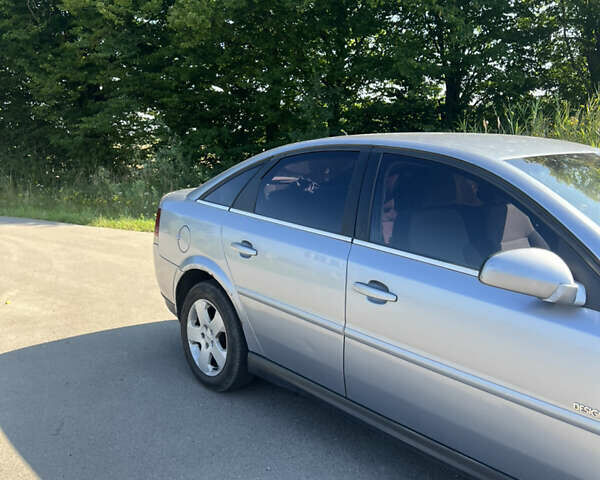 Сірий Опель Вектра, об'ємом двигуна 2 л та пробігом 404 тис. км за 3500 $, фото 4 на Automoto.ua