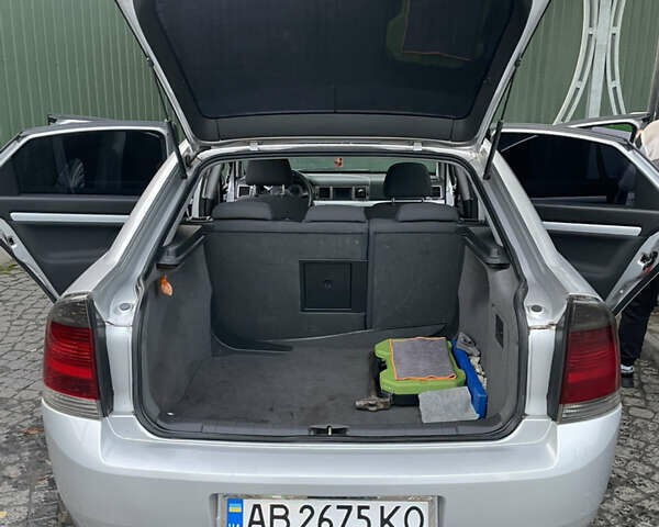 Сірий Опель Вектра, об'ємом двигуна 2.2 л та пробігом 400 тис. км за 4200 $, фото 16 на Automoto.ua