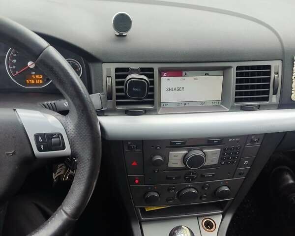 Серый Опель Вектра, объемом двигателя 1.9 л и пробегом 376 тыс. км за 4500 $, фото 6 на Automoto.ua