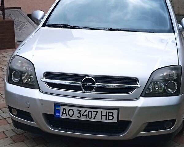 Серый Опель Вектра, объемом двигателя 2.2 л и пробегом 318 тыс. км за 4100 $, фото 1 на Automoto.ua