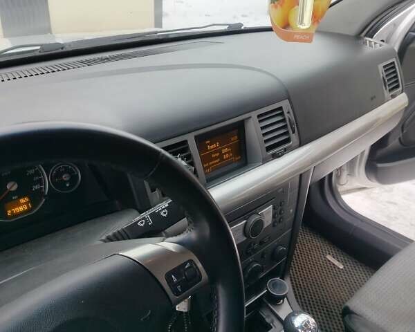 Серый Опель Вектра, объемом двигателя 2.17 л и пробегом 279 тыс. км за 2000 $, фото 10 на Automoto.ua