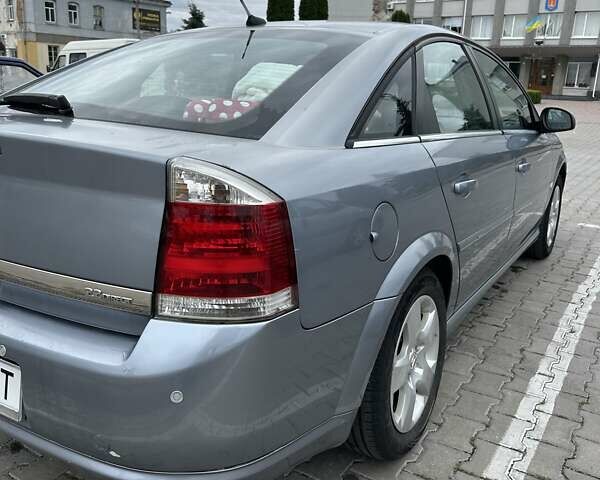 Сірий Опель Вектра, об'ємом двигуна 2.2 л та пробігом 275 тис. км за 5200 $, фото 3 на Automoto.ua