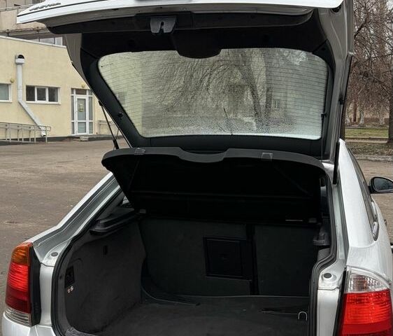 Серый Опель Вектра, объемом двигателя 2.2 л и пробегом 300 тыс. км за 2650 $, фото 10 на Automoto.ua