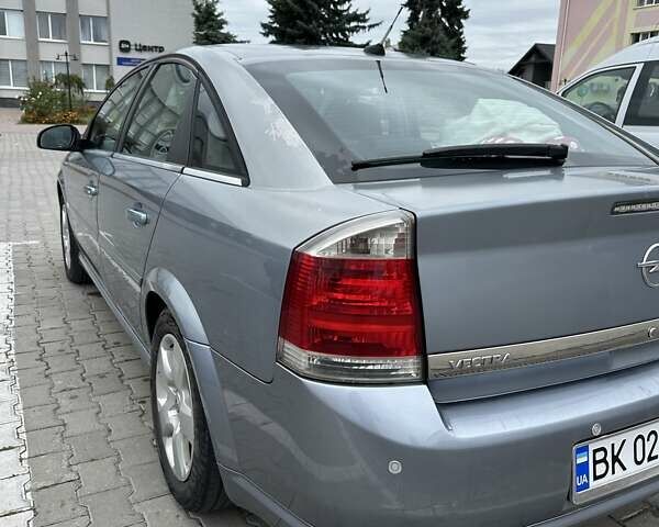 Сірий Опель Вектра, об'ємом двигуна 2.2 л та пробігом 275 тис. км за 5200 $, фото 6 на Automoto.ua
