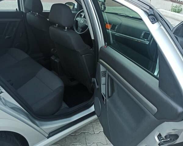 Серый Опель Вектра, объемом двигателя 1.8 л и пробегом 210 тыс. км за 5200 $, фото 19 на Automoto.ua