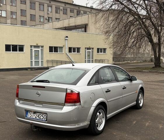 Серый Опель Вектра, объемом двигателя 2.2 л и пробегом 300 тыс. км за 2650 $, фото 4 на Automoto.ua