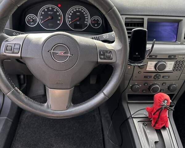 Сірий Опель Вектра, об'ємом двигуна 2.2 л та пробігом 275 тис. км за 5200 $, фото 9 на Automoto.ua
