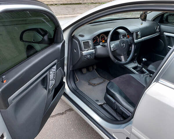 Сірий Опель Вектра, об'ємом двигуна 2.2 л та пробігом 196 тис. км за 6500 $, фото 9 на Automoto.ua