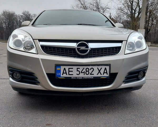 Сірий Опель Вектра, об'ємом двигуна 2.2 л та пробігом 196 тис. км за 6500 $, фото 1 на Automoto.ua