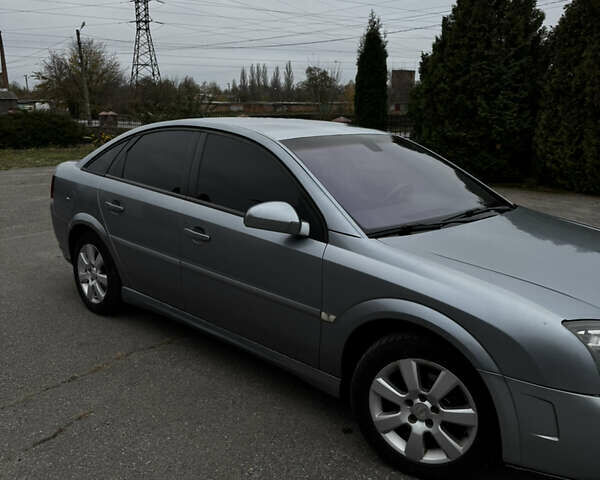 Серый Опель Вектра, объемом двигателя 1.8 л и пробегом 360 тыс. км за 4200 $, фото 1 на Automoto.ua