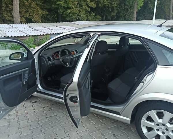 Серый Опель Вектра, объемом двигателя 1.8 л и пробегом 210 тыс. км за 5200 $, фото 14 на Automoto.ua