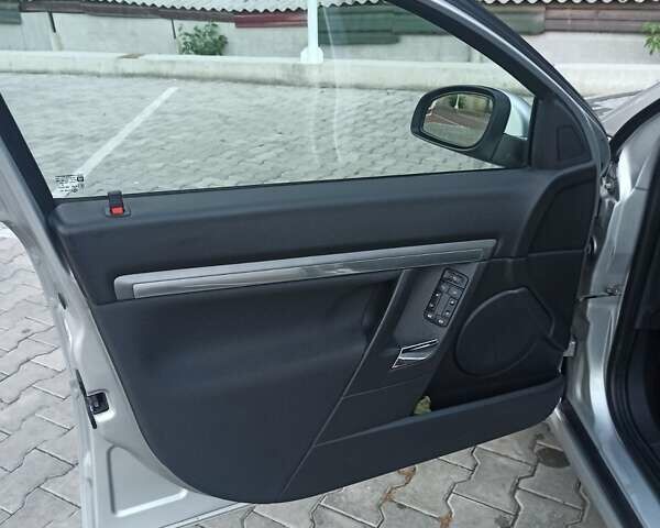 Серый Опель Вектра, объемом двигателя 1.8 л и пробегом 210 тыс. км за 5200 $, фото 30 на Automoto.ua