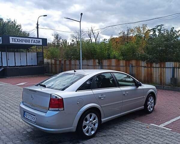 Серый Опель Вектра, объемом двигателя 1.8 л и пробегом 210 тыс. км за 5200 $, фото 4 на Automoto.ua