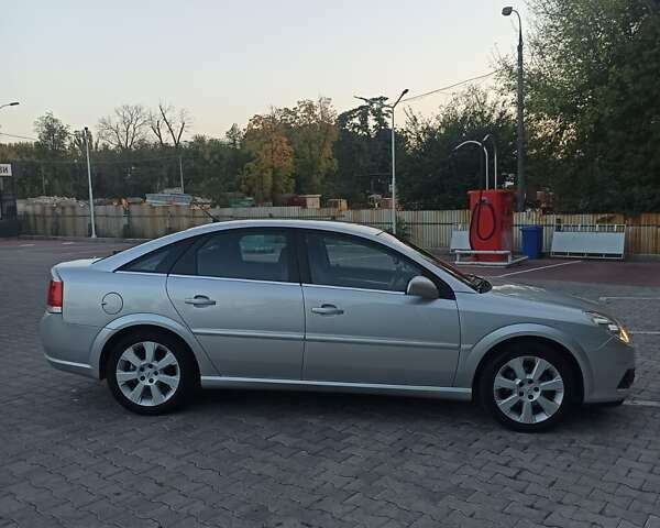 Серый Опель Вектра, объемом двигателя 1.8 л и пробегом 210 тыс. км за 5200 $, фото 1 на Automoto.ua