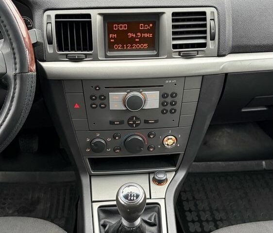 Серый Опель Вектра, объемом двигателя 2.2 л и пробегом 300 тыс. км за 2650 $, фото 15 на Automoto.ua