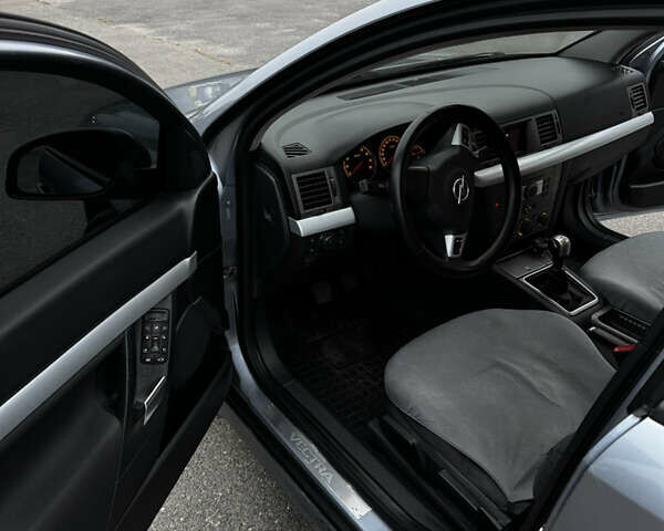 Серый Опель Вектра, объемом двигателя 1.8 л и пробегом 360 тыс. км за 4200 $, фото 4 на Automoto.ua