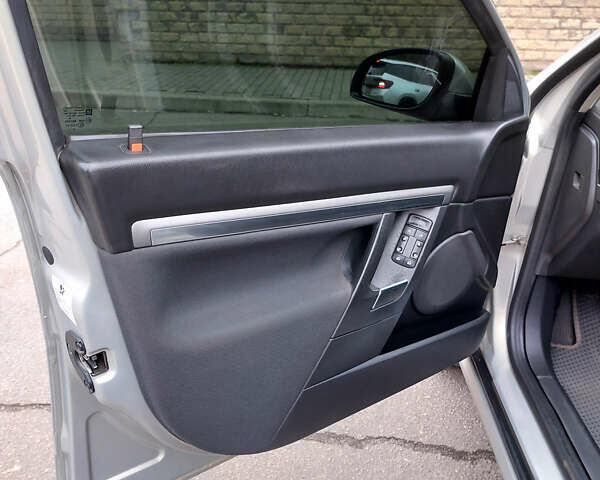 Сірий Опель Вектра, об'ємом двигуна 2.2 л та пробігом 196 тис. км за 6500 $, фото 21 на Automoto.ua