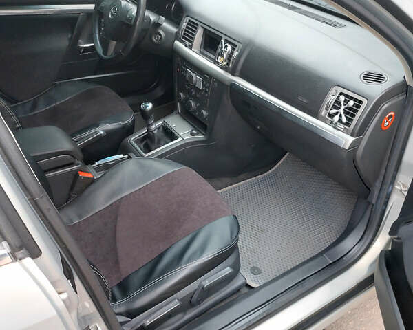 Сірий Опель Вектра, об'ємом двигуна 2.2 л та пробігом 196 тис. км за 6500 $, фото 13 на Automoto.ua