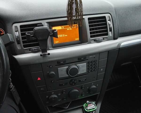 Серый Опель Вектра, объемом двигателя 1.8 л и пробегом 223 тыс. км за 5500 $, фото 2 на Automoto.ua