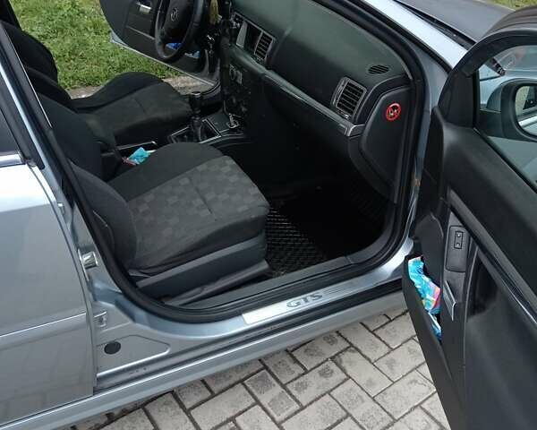 Серый Опель Вектра, объемом двигателя 1.8 л и пробегом 223 тыс. км за 5500 $, фото 4 на Automoto.ua