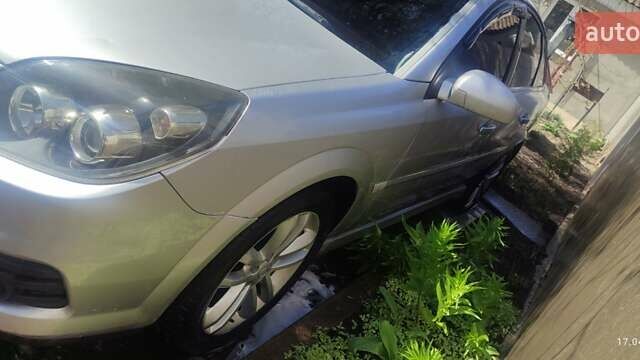 Серый Опель Вектра, объемом двигателя 2.2 л и пробегом 187 тыс. км за 5350 $, фото 1 на Automoto.ua