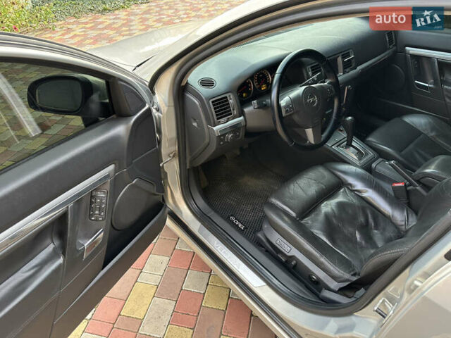 Серый Опель Вектра, объемом двигателя 2.8 л и пробегом 185 тыс. км за 7200 $, фото 11 на Automoto.ua