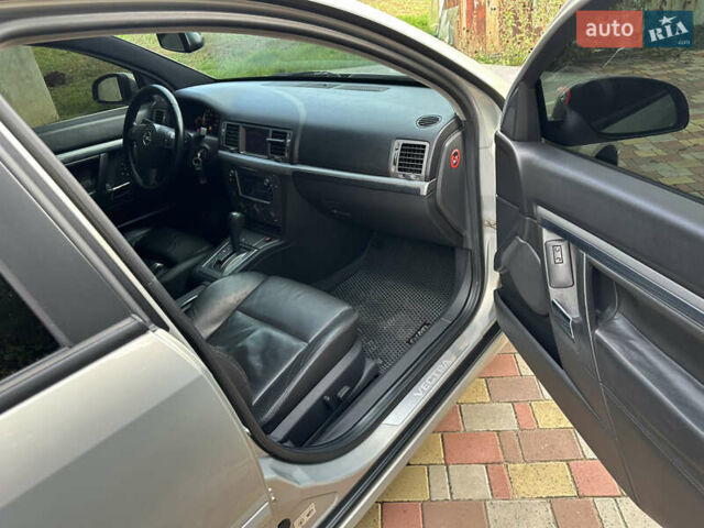 Серый Опель Вектра, объемом двигателя 2.8 л и пробегом 185 тыс. км за 7200 $, фото 8 на Automoto.ua