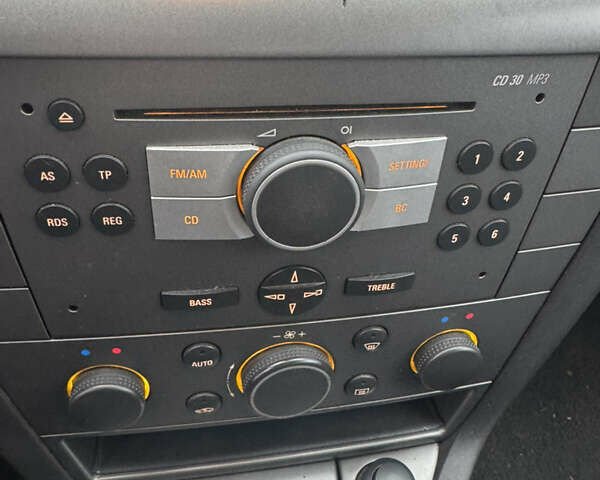 Серый Опель Вектра, объемом двигателя 0 л и пробегом 166 тыс. км за 4750 $, фото 9 на Automoto.ua