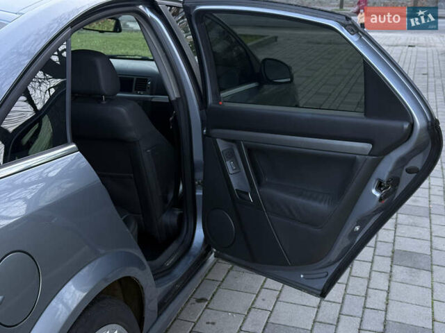 Серый Опель Вектра, объемом двигателя 2.79 л и пробегом 176 тыс. км за 4900 $, фото 18 на Automoto.ua