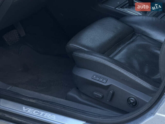 Серый Опель Вектра, объемом двигателя 2.79 л и пробегом 176 тыс. км за 4900 $, фото 21 на Automoto.ua