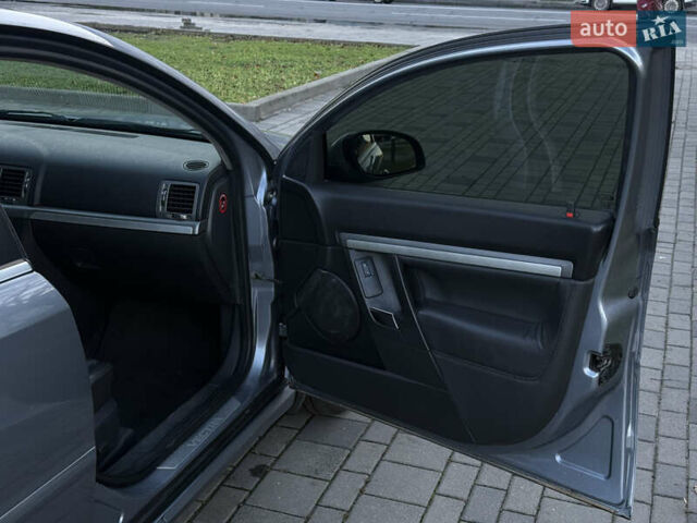 Серый Опель Вектра, объемом двигателя 2.79 л и пробегом 176 тыс. км за 4900 $, фото 19 на Automoto.ua