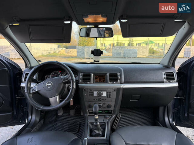 Серый Опель Вектра, объемом двигателя 1.9 л и пробегом 336 тыс. км за 4750 $, фото 14 на Automoto.ua