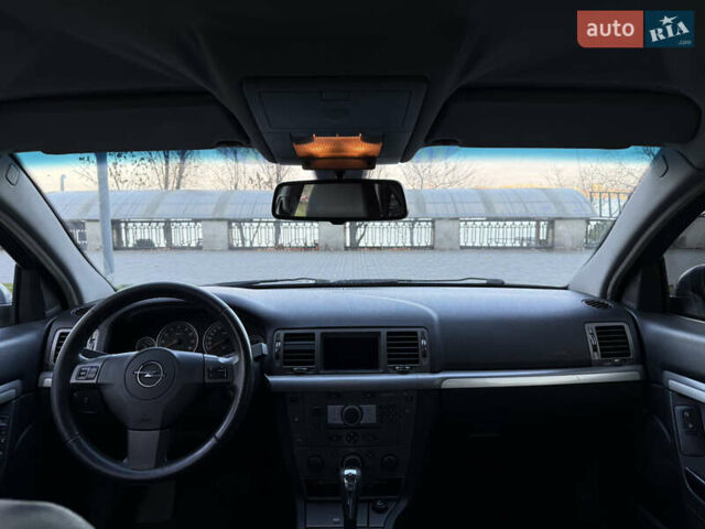 Серый Опель Вектра, объемом двигателя 2.79 л и пробегом 176 тыс. км за 4900 $, фото 22 на Automoto.ua