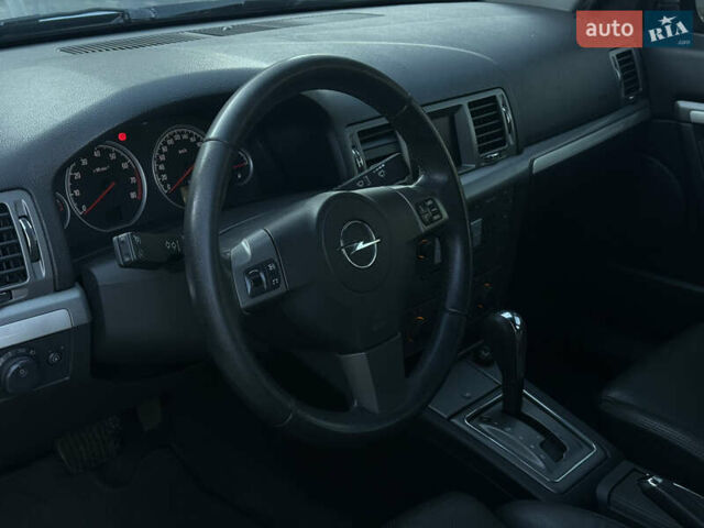 Серый Опель Вектра, объемом двигателя 2.79 л и пробегом 176 тыс. км за 4900 $, фото 16 на Automoto.ua