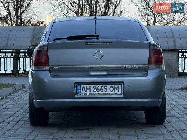 Серый Опель Вектра, объемом двигателя 2.79 л и пробегом 176 тыс. км за 4900 $, фото 10 на Automoto.ua