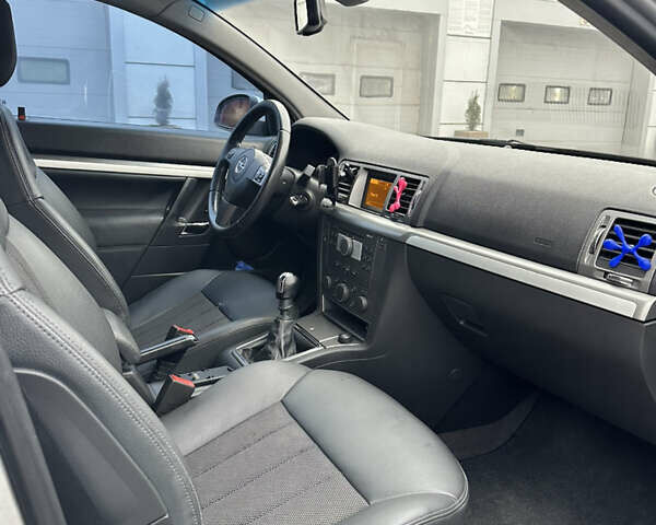 Сірий Опель Вектра, об'ємом двигуна 1.91 л та пробігом 280 тис. км за 5100 $, фото 10 на Automoto.ua