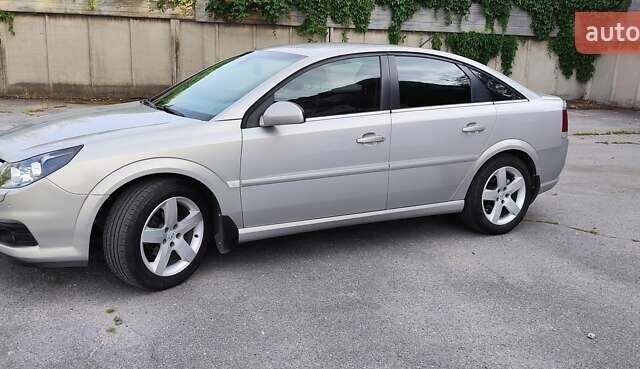 Сірий Опель Вектра, об'ємом двигуна 2.2 л та пробігом 284 тис. км за 5800 $, фото 1 на Automoto.ua