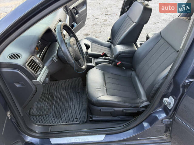 Серый Опель Вектра, объемом двигателя 1.9 л и пробегом 336 тыс. км за 4750 $, фото 16 на Automoto.ua