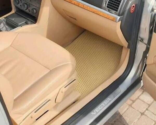 Серый Опель Вектра, объемом двигателя 2.2 л и пробегом 237 тыс. км за 7500 $, фото 2 на Automoto.ua