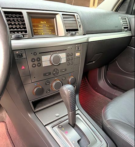 Серый Опель Вектра, объемом двигателя 2.2 л и пробегом 250 тыс. км за 7200 $, фото 9 на Automoto.ua