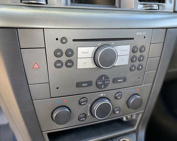 Сірий Опель Вектра, об'ємом двигуна 1.8 л та пробігом 219 тис. км за 5500 $, фото 11 на Automoto.ua