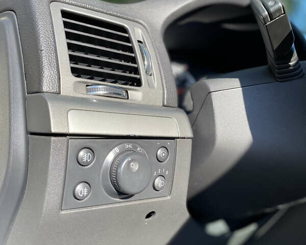 Сірий Опель Вектра, об'ємом двигуна 1.8 л та пробігом 219 тис. км за 5500 $, фото 10 на Automoto.ua